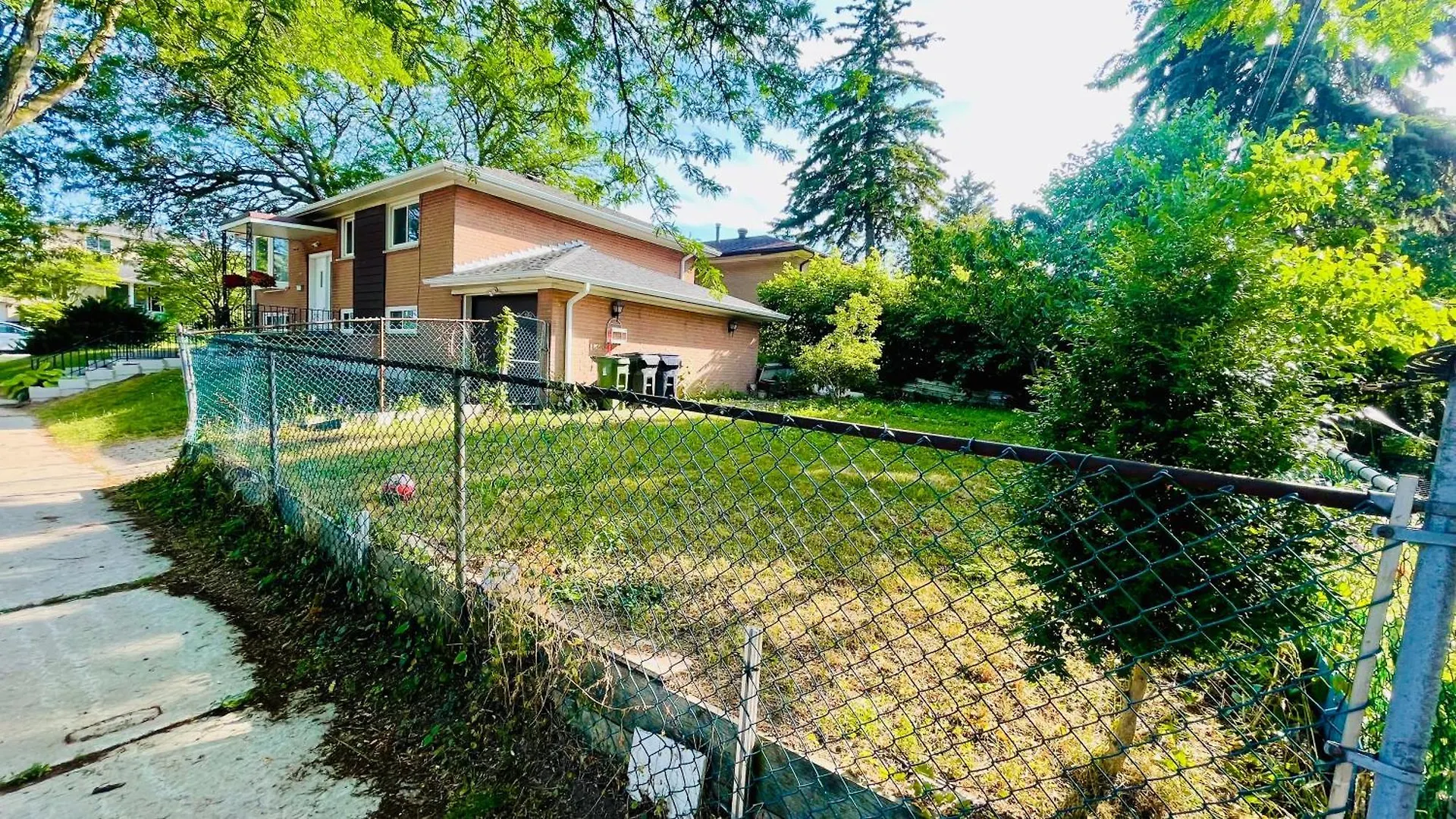 Amazing Home Near Toronto Airport With 2 Parking カナダ