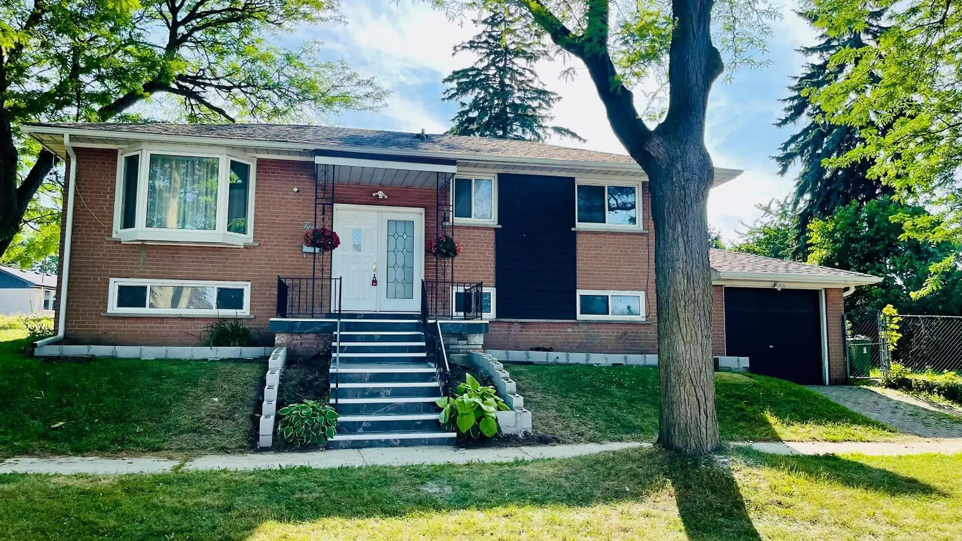 Amazing Home Near Toronto Airport With 2 Parking アパート