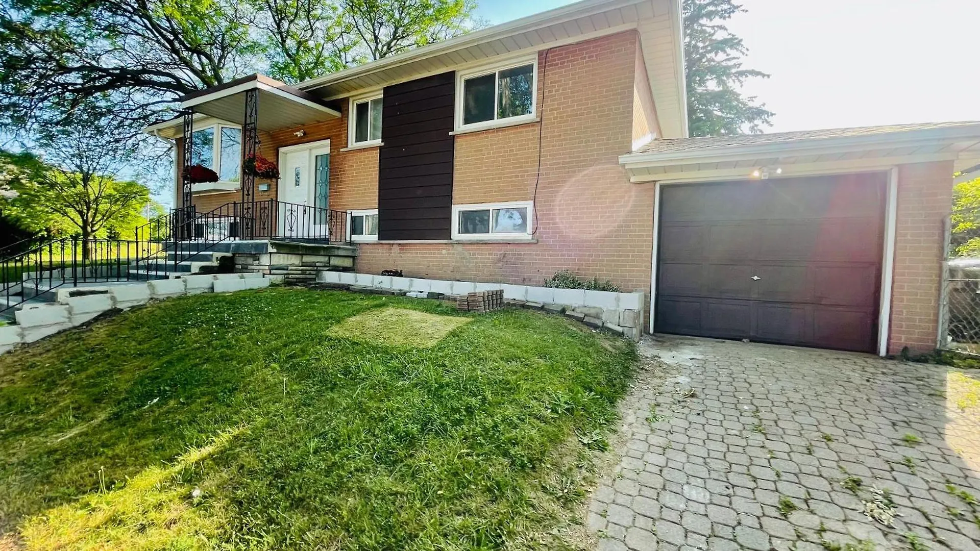 アパート Amazing Home Near Toronto Airport With 2 Parking カナダ